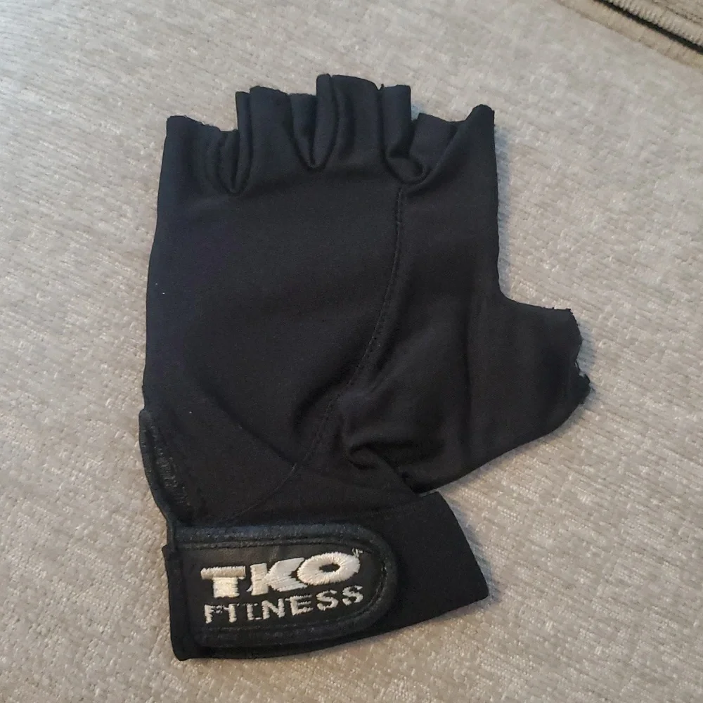 TKO Fitness Gloves Fingerless In Black